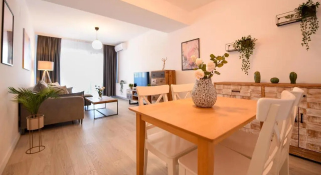 SUGAR RUSH - Modern 1BR Apt with Balcony, Rezerwuj Apartament Hotele w Ilfov z parkingiem, Parking