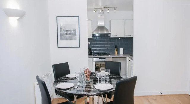 Апартаменты Riverside 2 Bed Apartment