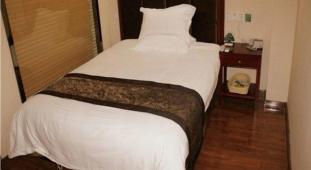 Двухместный номер Standard GreenTree Inn Yancheng Dongtai Railway Station Beihai East Road Express Hotel