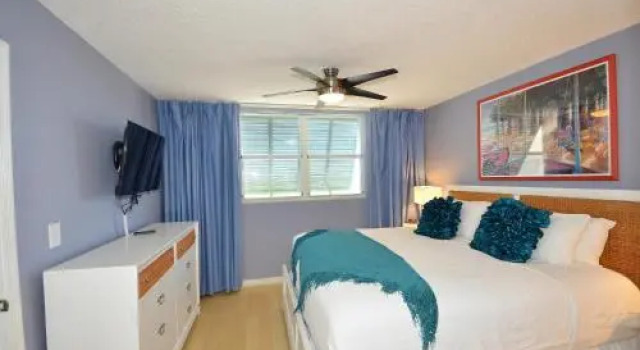 Sunrise Suites Cayo Coco Suite #208, Забронировать Отель Ки-Уэст Национальный парк Dry Tortugas, рядом с Key West Tropical Forest and Botanical Garden