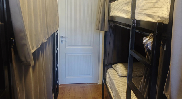 Seng i sovesal (sovesal til kvinder) med haveudsigt Hostel Best Way Inn