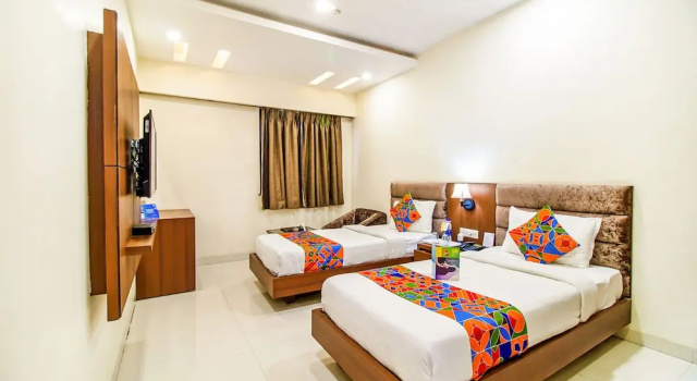 Номер Deluxe FabHotel Prime President