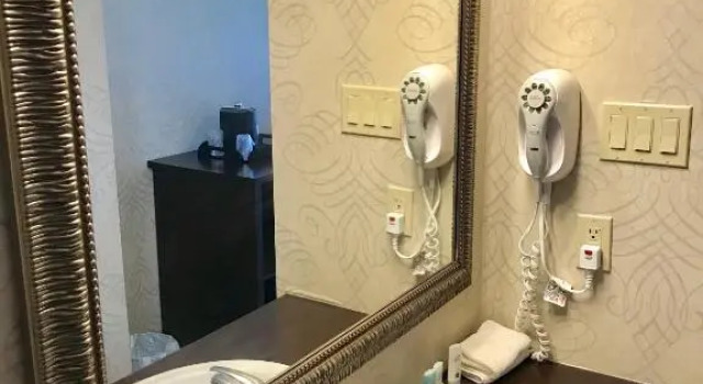 Номер Economy Festival Courtyard Inn