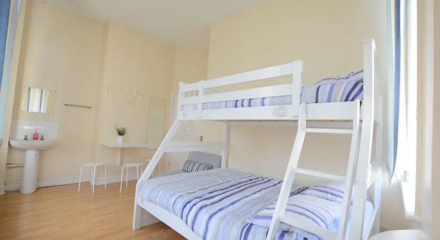 Двухместный номер Standard NX London Hostel