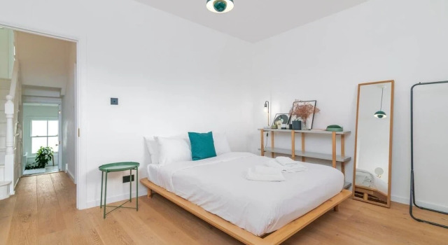 Charming 3br Home in East London W/Terrace, Забронировать Отель Отели Англии 3 звезды, 3*