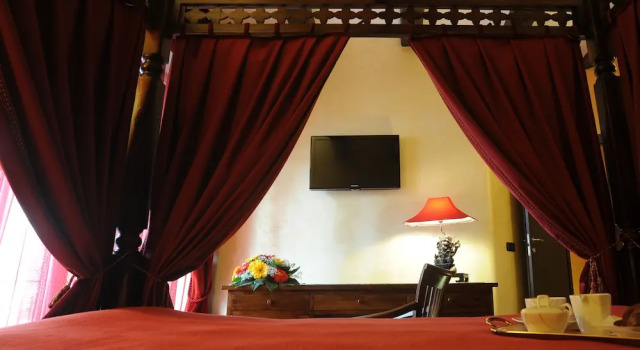 Двухместный номер Standard с балконом B&B Muro Torto Cairoli - Struttura sanificata giornalmente con prodotti specifici conformi al Decalogo del Ministero Salute - Personale sottoposto a test sierologico periodicamente