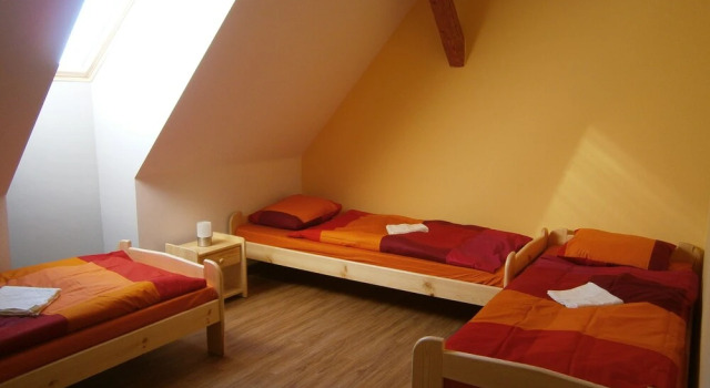 Ubytování U Jarka, Book Hotel Hoteller i Kraliky med parkering, Parkering