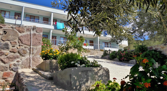 Assos Nazan Motel Restoran Beach