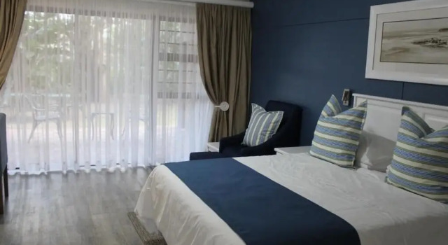 Двухместный номер Business с балконом Blue Lagoon Hotel and Conference Centre