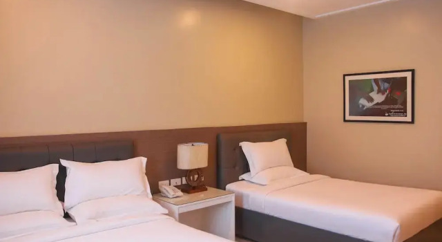 Двухместный номер Deluxe с 2 комнатами с видом на город Iloilo Gateway Hotel and Suites