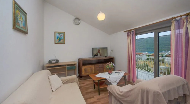 Apartments Kata, Забронировать Апартаменты/квартира Гребаштица Шибеник, рядом с Частный Пляж «Кроуондер и Сансет Бэй Резорт»