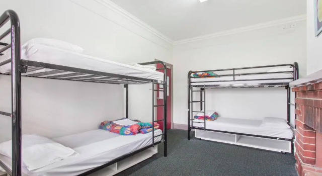 Cama en dormitorio compartido (dormitorio compartido femenino) The Emperors Crown Hostel