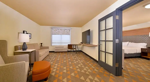 Двухместный люкс Holiday Inn Kansas City Airport by IHG