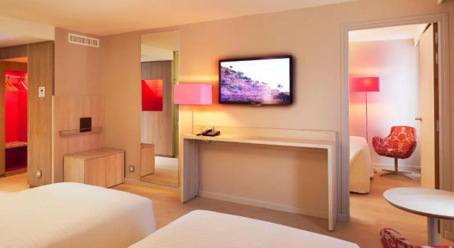 Двухместный номер Deluxe Hôtel & SPA Oceania LUnivers Tours