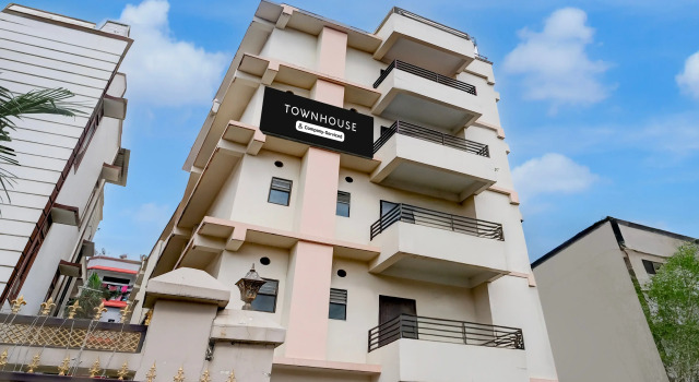 OYO Premium Beltola Tiniali