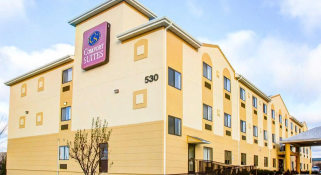 Люкс Comfort Suites Lombard - Addison