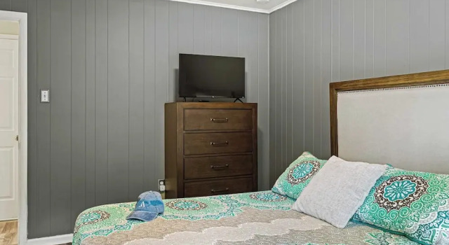 Frolic on Fern by Avantstay Enclosed Deck w/ Forest Views, Bar, Book Feriehus Sommerhuse i Monroe County, Hytte