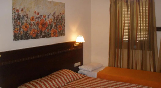 Трёхместный номер Standard с балконом Pelias Hotel