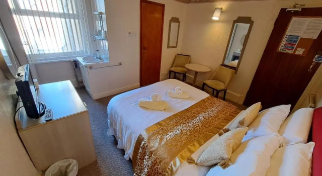 Lily Hotel