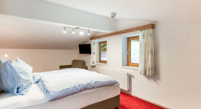 Апартаменты Classic Lovely Apartment With Sauna, Ski Storage, Pool, Terrace
