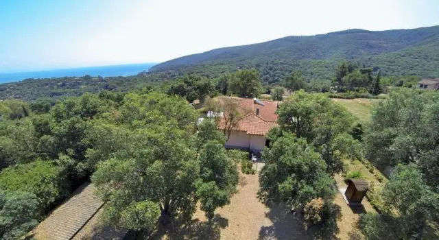 Appartamenti Le Querce App. Fico, Rezervovat Hotel Hotely v Elba s parkováním, Parkování