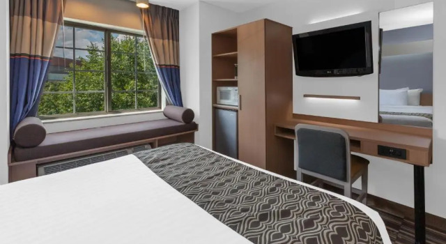 Двухместный студио люкс Microtel Inn & Suites by Wyndham Baltimore BWI Airport