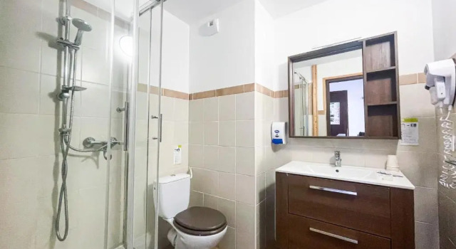 Четырёхместный номер Standard с видом на горы Atmosphere Hotel