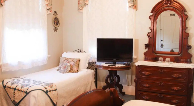 Номер Deluxe Flowertown Bed and Breakfast