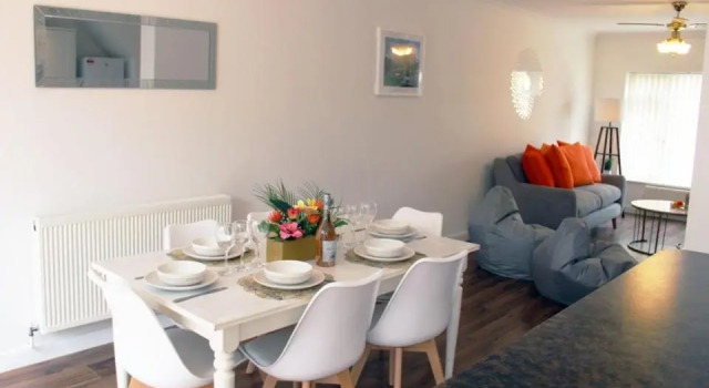 The Homecations - Cloud by MT Property, Book Hotel Ely Cambridgeshire
