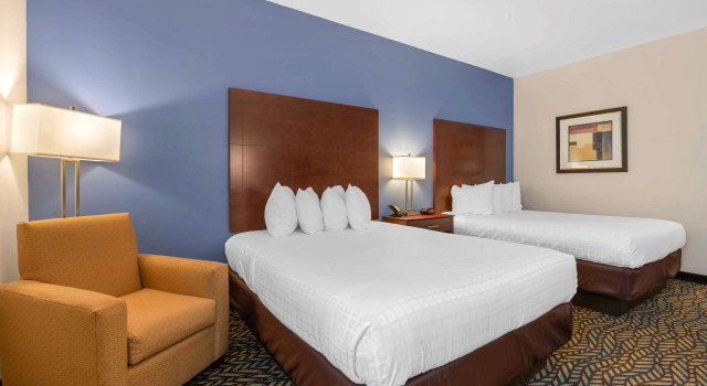 Четырёхместный номер Standard Best Western Plus Covered Bridge Inn