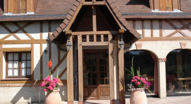 Le Manoir de Goliath, Book Hotel  