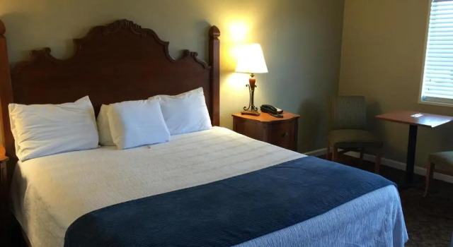 Номер Standard Inn by the Lake Gilbertsville Hotel