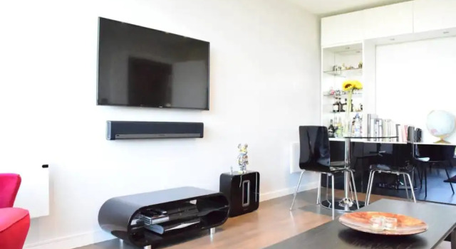 East London 2 Bed Flat With Balcony