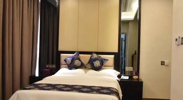 Romantic Coast Theme Hotel (Zhuhai Jiuzhou Port Wharf Haibin Yuchang)