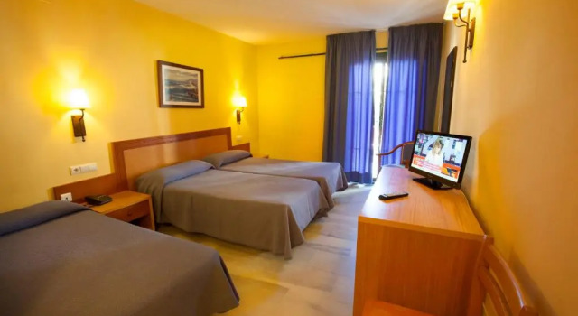 Трёхместный номер Standard Hotel Olas de Almuñécar