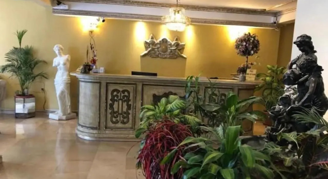 Colony Inn Hotel, Prenota Hotel Hotel a Tungurahua con parcheggio, Parcheggio