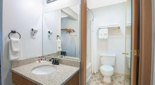 Люкс Travelodge by Wyndham Spearfish