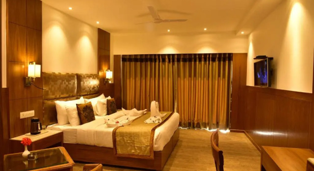 Номер Deluxe с видом на окрестности Asia Spa Resort Centrally Air Conditioned with Heated Swimming Pool For Your Comfort Just a 10 minute drive from McLeod Ganj Market