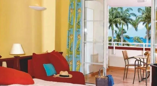 Village Pierre & Vacances Sainte Luce, Забронировать Курортный отель Курортные отели Сент-Люс, Курортный отель