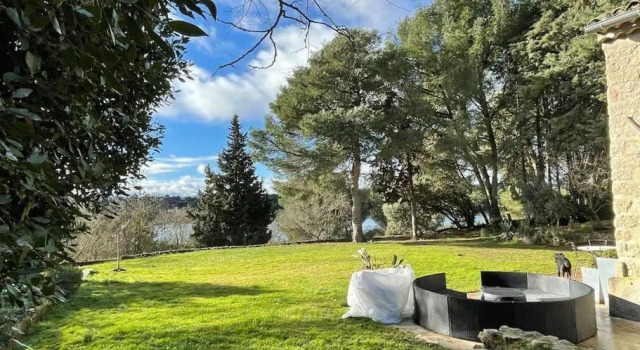 Коттедж Domaine de Massiot, piscine, lac, calme et nature
