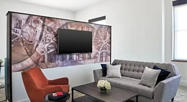Полулюкс Detroit Foundation Hotel