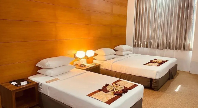Номер Luxury YAMA HOTEL & ROOFTOP BAR