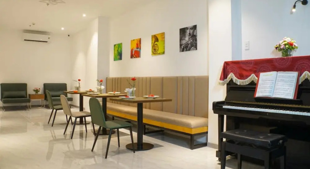 Piano Hotel