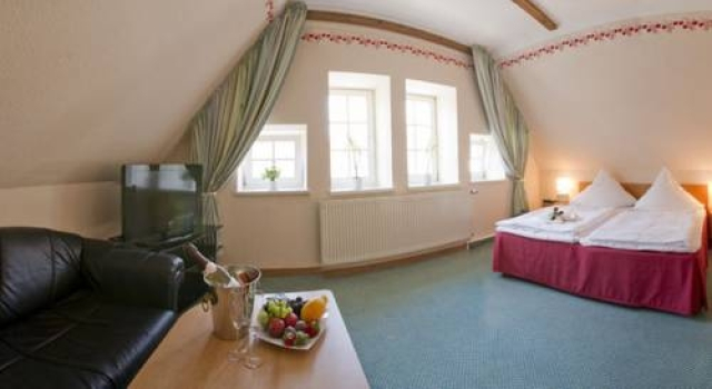 Alt Schweriner Schankstuben, Забронировать Отель Отели Шверина 3 звезды, рядом с Schleswig-Holstein-Haus, 3*