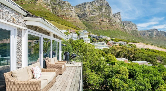 Stylish Camps Bay Home With Sea Views Beleza Villa, Забронировать Вилла Коттеджи Cape Peninsula, Коттедж