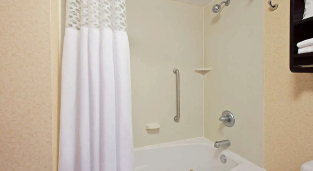 Четырёхместный номер Standard Hampton Inn Winfield Teays Valley