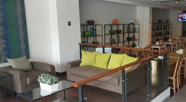 Кровать в общем номере Sare Hotel