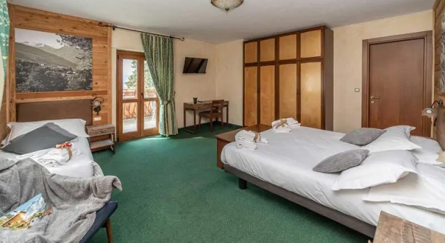 Трёхместный номер Superior с балконом Hotel Gran Baita