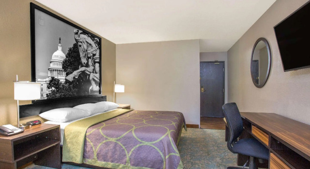 Двухместный номер Standard Super 8 by Wyndham Waldorf