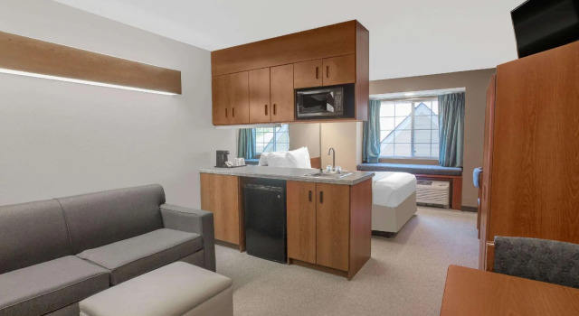 Двухместный люкс Microtel Inn & Suites by Wyndham Gardendale - Birmingham North